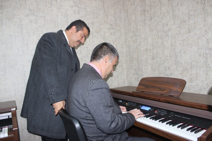 Siverek’te Ücretsiz Müzik Kursu Sınıfı Açıldı