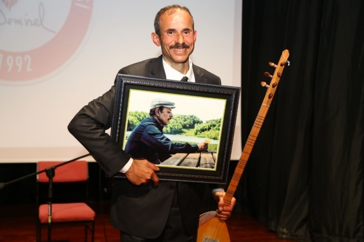 Neşet Ertaş, Türküleriyle Anıldı