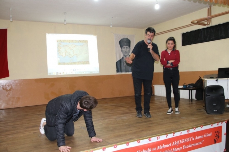 Okullarda “Ben Sokak Köpeğiyim” Diyor Eğitim Veriyor