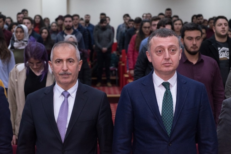 Vali Büyükakın, Öğrencilerle Bir Araya Geldi