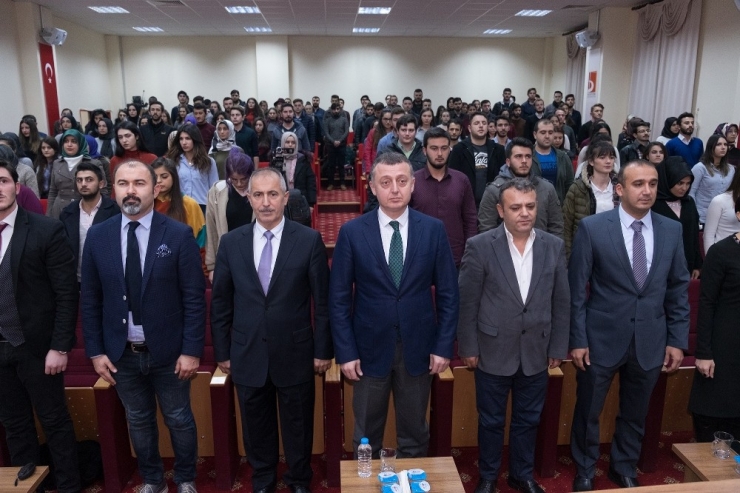 Vali Büyükakın, Öğrencilerle Bir Araya Geldi