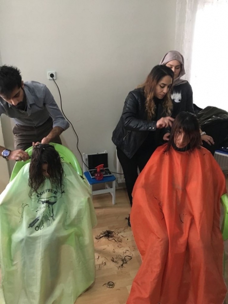 Van’daki Özel Öğrencilere El Ve Saç Bakımı