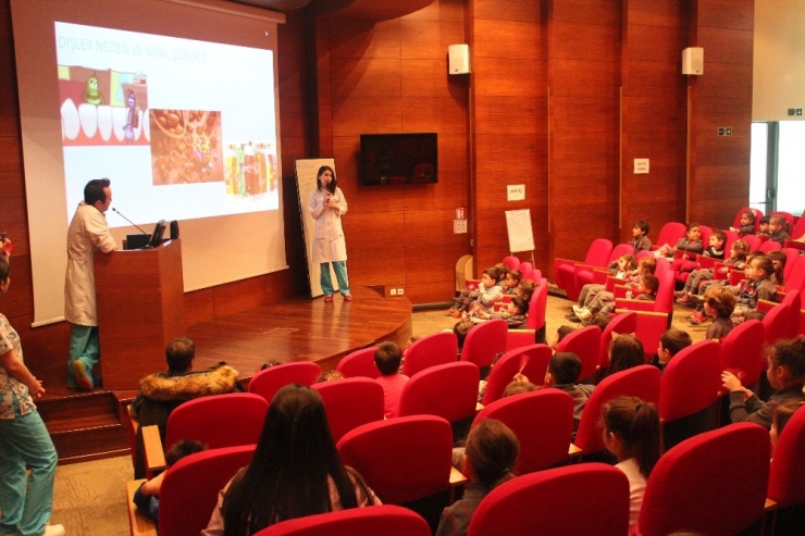 Öğrenciler Ağız Ve Diş Sağlığını Doktorlardan Öğrendi