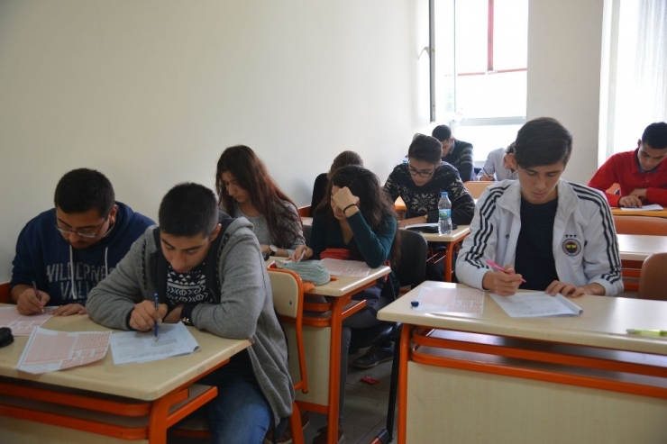 Gençlik Eğitim Merkezleri’nden 11 Bin Kişilik Deneme Sınavı