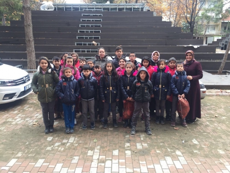 Ak Kadınların Sosyal Çalışmaları