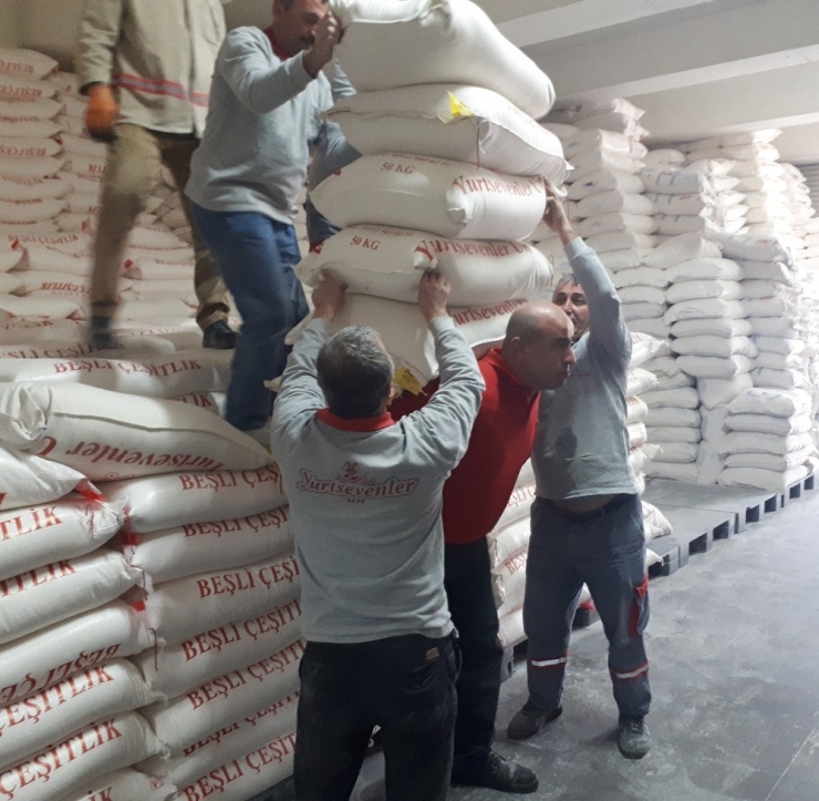 Un Herkül’ü 7 Un Çuvalını Birden Sırtladı