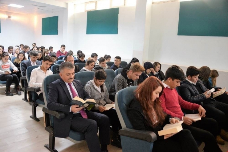 Eğitimde En Büyük Pay Öğretmenlerin