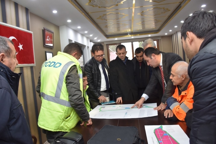 Dursunbey Osb’ye 2.5 Km’lik Demiryolu Hattı