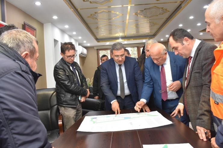 Dursunbey Osb’ye 2.5 Km’lik Demiryolu Hattı