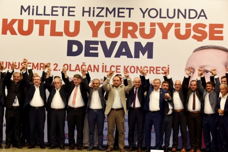 Eylül Ayında Seçilen Ak Partili Başkan İstifa Etti