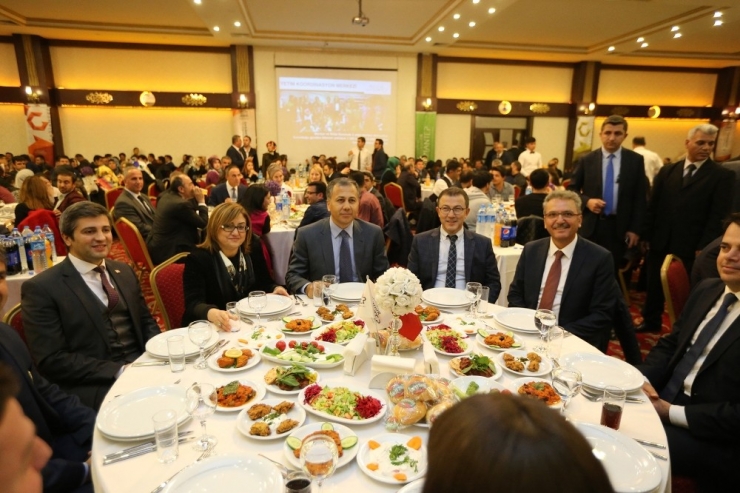 Fatma Şahin’den Öğretmenlere Konut Müjdesi