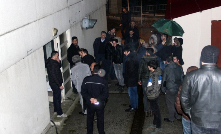 Üniversitede Yangın Paniği