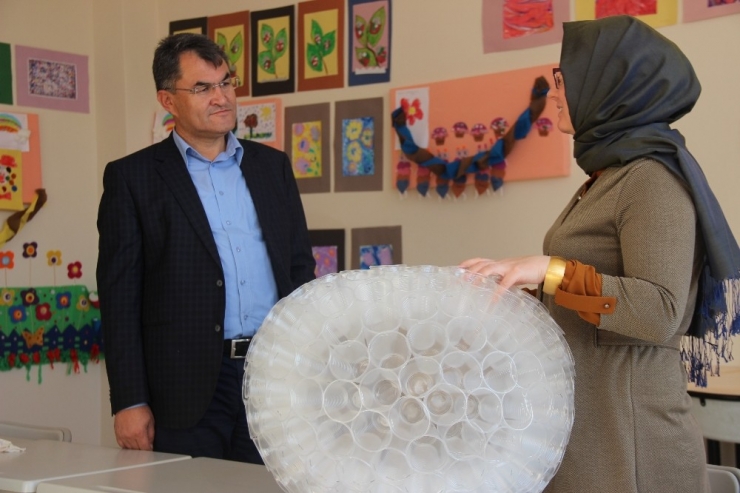 Çiftelerde Zihinsel Engelli Öğrencilerden Bardaktan Top