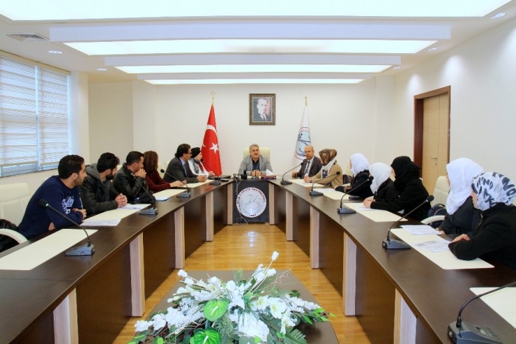 Suriyeli Üniversite Öğrencilerine Burs Desteği