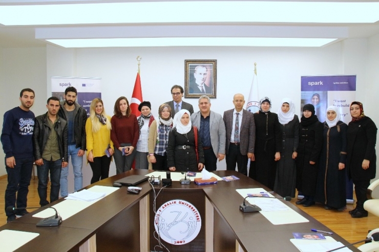 Suriyeli Üniversite Öğrencilerine Burs Desteği