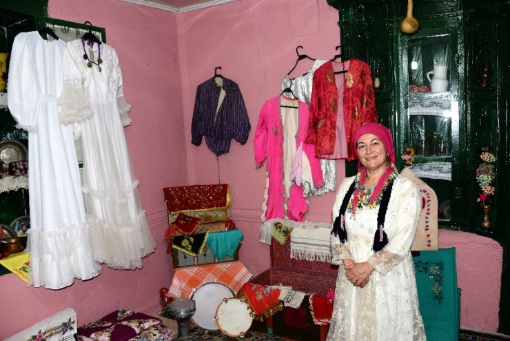 Dernekleşen Yörük Kadınlar Kültürlerini Yaşatıyor