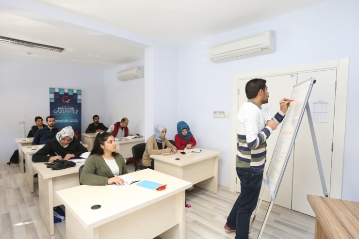 Engeliler Memuriyete Hazırlanıyor.