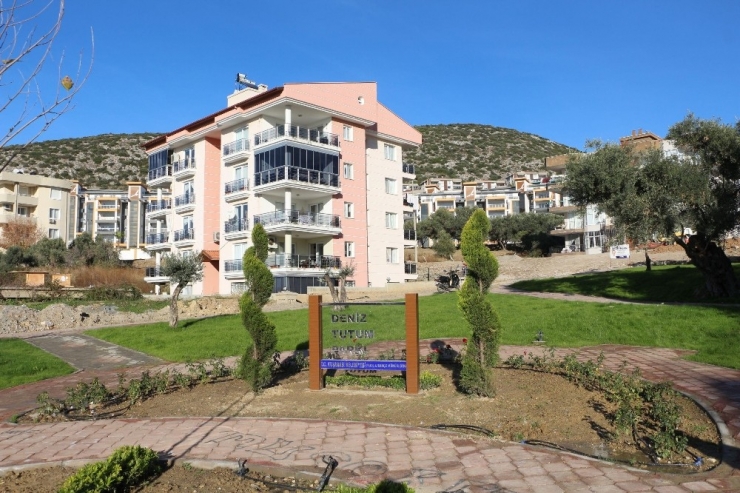 Kuşadası Belediyesi 6 Yeni Park Yapıyor