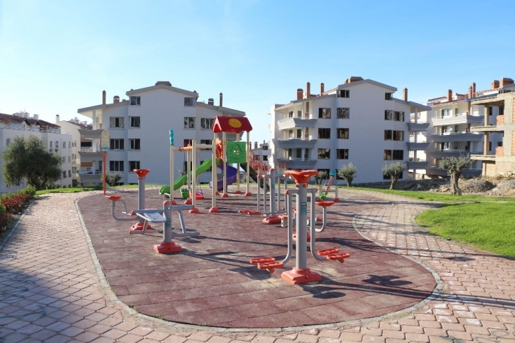 Kuşadası Belediyesi 6 Yeni Park Yapıyor