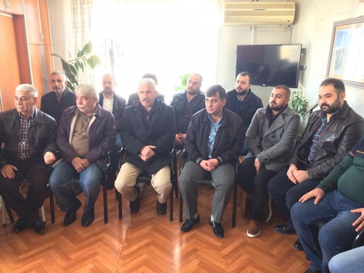 Mhp’li Taşdoğan Berberlerin Sorunlarını Dinledi