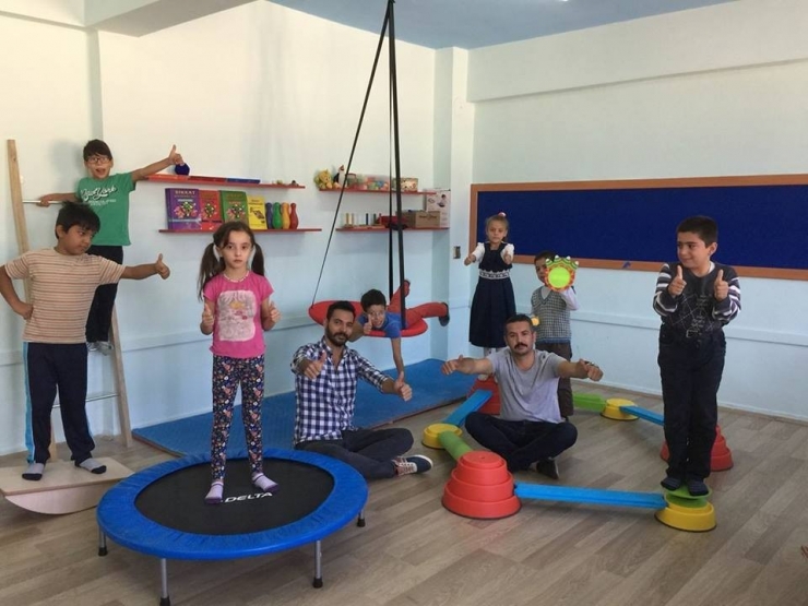 Öğretmenler Günü Hediyesi Olarak Çocuk Parkı İstedi