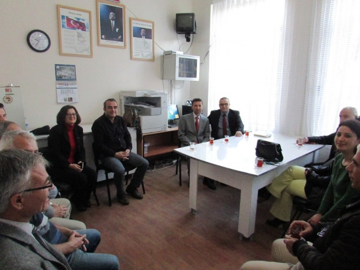 Burhaniye’de Okul Ziyaretleri Devam Ediyor