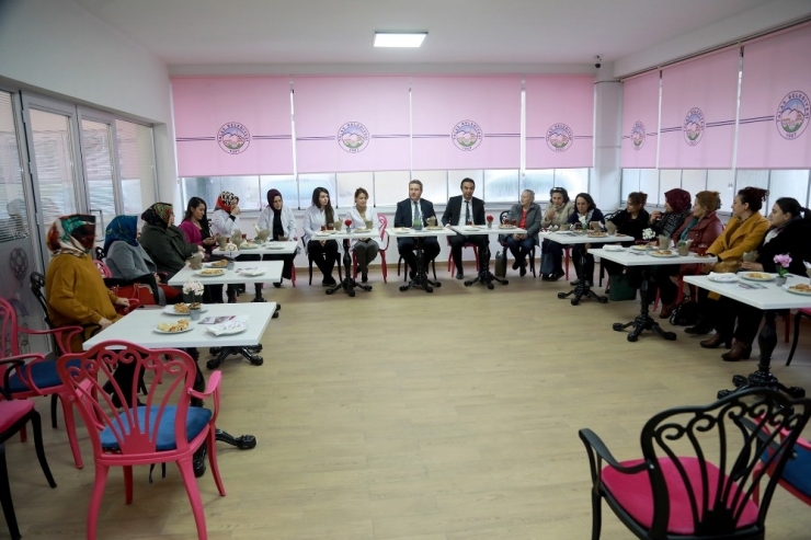 Başkan Palancıoğlu Öğretmenler Günü’nü Kutladı