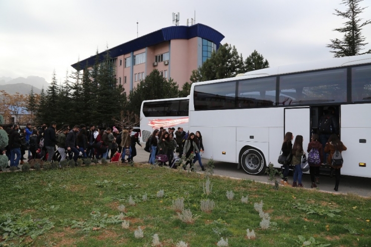 Tunceli’de 600 Liseliye İstanbul, Ankara Ve İzmir Gezisi