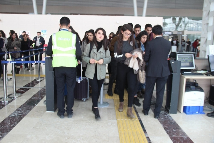 Tunceli’de 600 Liseliye İstanbul, Ankara Ve İzmir Gezisi