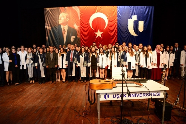Uşak Üniversitesi Tıp Fakültesinde İlk Defa “Beyaz Önlük Giyme Töreni” Gerçekleştirildi