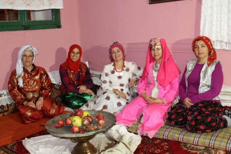 Dernekleşen Yörük Kadınlar Kültürlerini Yaşatıyor