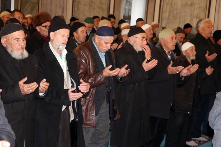 Yozgat’ta Merhum Öğretmenler İçin Mevlit Okutuldu