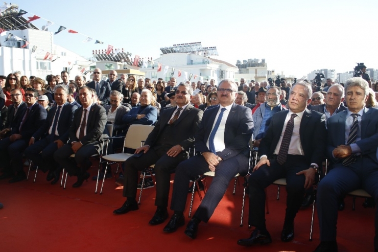 8. Antalya Konyaaltı Kitap Fuarı Kapılarını Yeni Yerinde Açtı