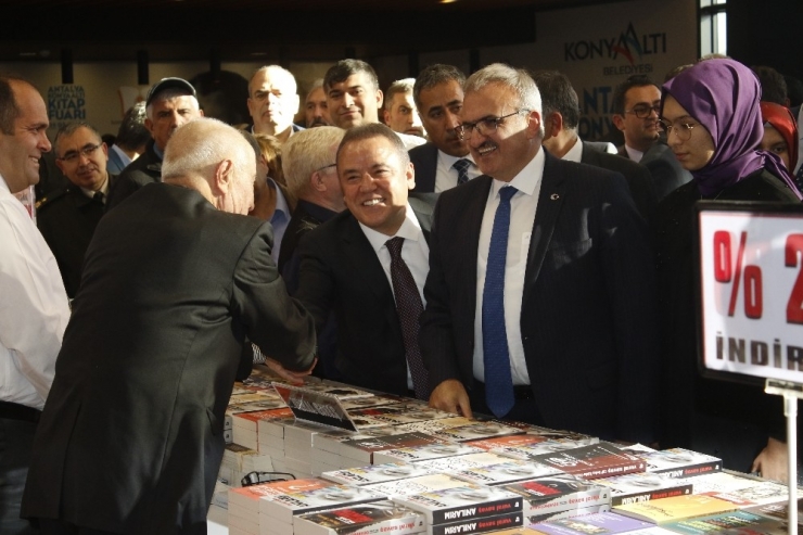 8. Antalya Konyaaltı Kitap Fuarı Kapılarını Yeni Yerinde Açtı