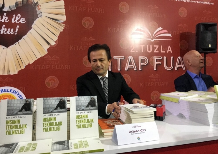Tuzla Kitap Fuarı’nda ‘Asma Kitap’ Projesi