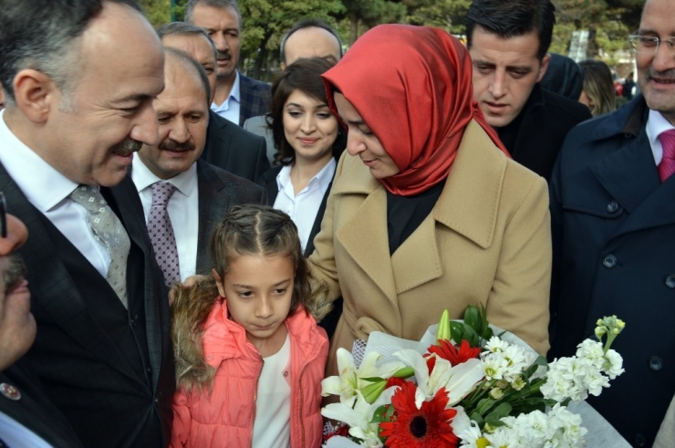 Aile Bakanı Kaya: “Kılıçdaroğlu Tüm Kadınlardan Özür Dilesin”