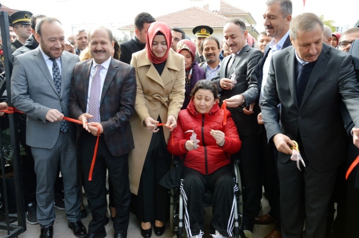 Aile Bakanı Kaya: “Kılıçdaroğlu Tüm Kadınlardan Özür Dilesin”