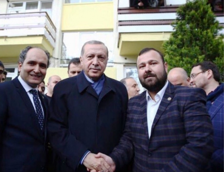 Ayvalık Ak Parti Yeni Başkan Ve Yönetimini Belirliyor