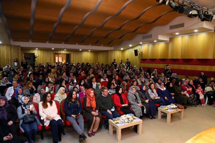 Hülya Koçyiğit Kadına Şiddete Karşı Dizileri Protesto Etmeye Çağırdı