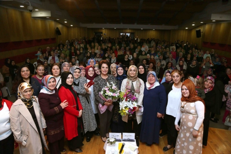 Hülya Koçyiğit Kadına Şiddete Karşı Dizileri Protesto Etmeye Çağırdı