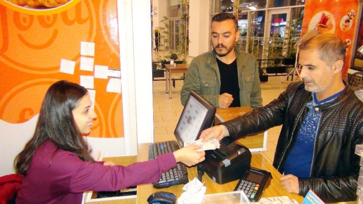 Atanamayan Nişanlı Öğretmenler Evlenemiyor