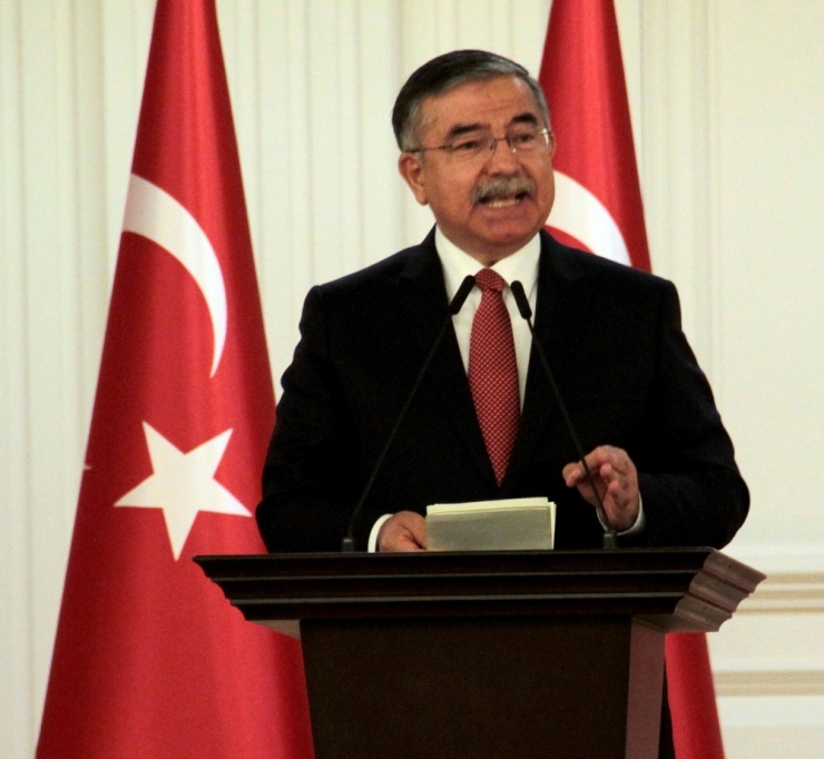 Başbakan Yıldırım, 81 İlden Gelen Öğretmenlerle Bir Araya Geldi