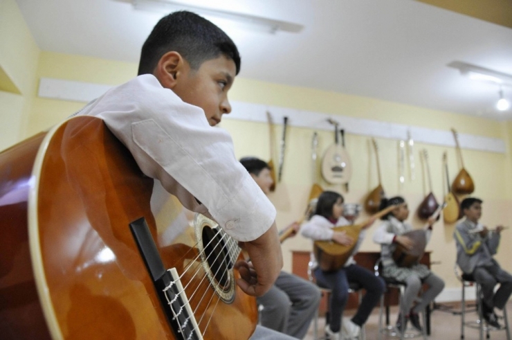 Örnek Bir Okul, Örnek Bir Proje, Fedakar Bir Öğretmen