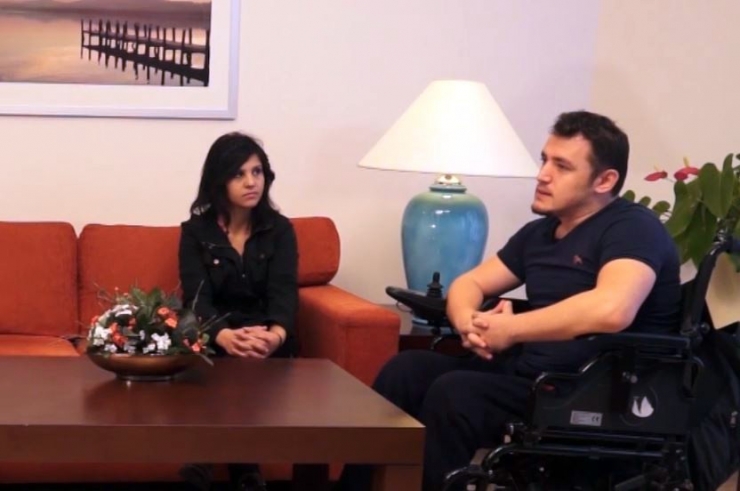 Felçli Genç, Robotik Cerrahi Yöntemiyle Ayağa Kalktı