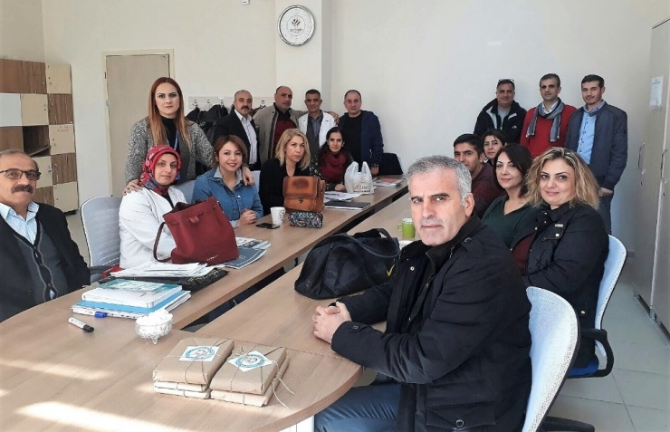 Kayapınar’daki Öğretmenlere 5 Bin 500 Kitap Hediye Edildi