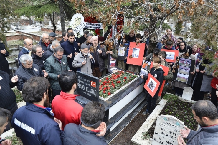 Efsane Kaleci Alağaç Kabri Başında Anıldı