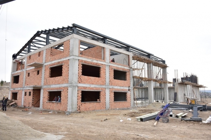 İnönü’deki Kümbet Karla Mücadele İstasyonu Ve Tuz Sundurması İnşaatı Devam Ediyor