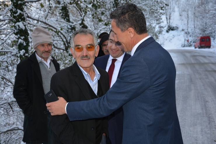 Kaymakam Ve Başkan Kaza Yapan Sürücüyü Teselli Etti