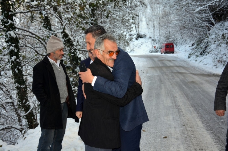 Kaymakam Ve Başkan Kaza Yapan Sürücüyü Teselli Etti