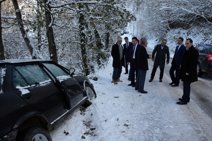 Kaymakam Ve Başkan Kaza Yapan Sürücüyü Teselli Etti